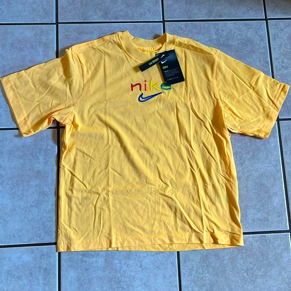 NIKE Yellow Rainbow Logo Short Sleeve T Sh Shirt size XS - Picture 2 of 5
